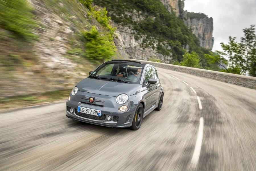  Abarth 595C Competizione 2012 года  (фото 15 из 41)